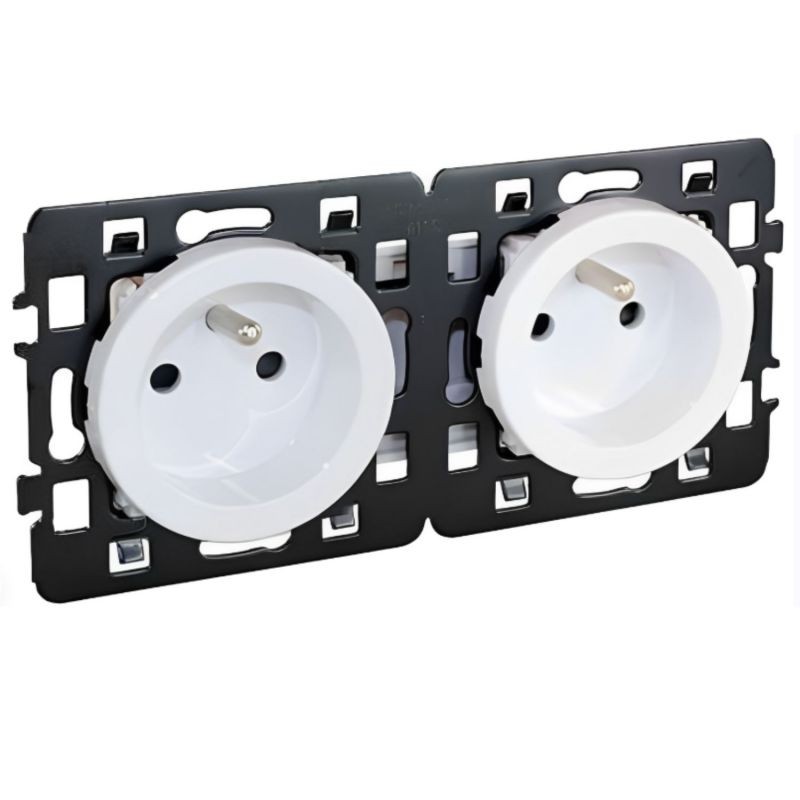 60263 EUR'OHM SQUARE Double prise de courant 2P+T précablées blanc